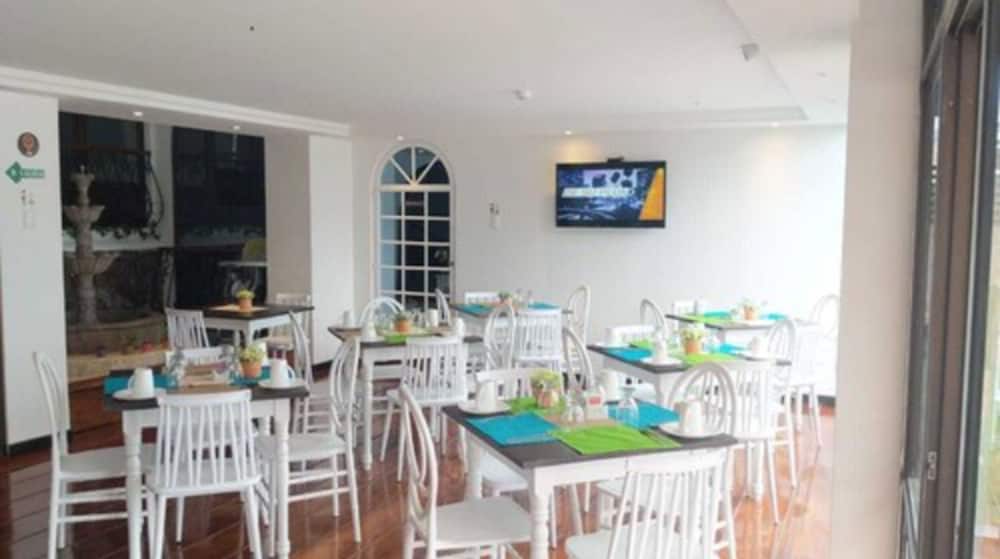 Air Suites Hotel Boutique 25/33