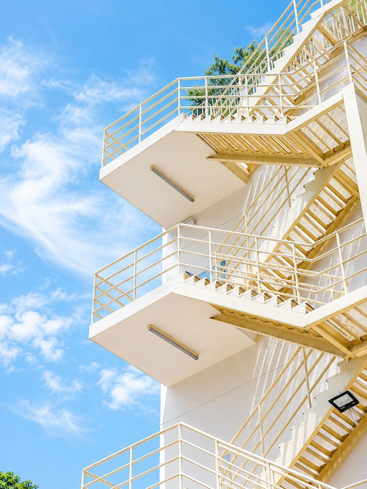 Golden Pearl Residences 4/50