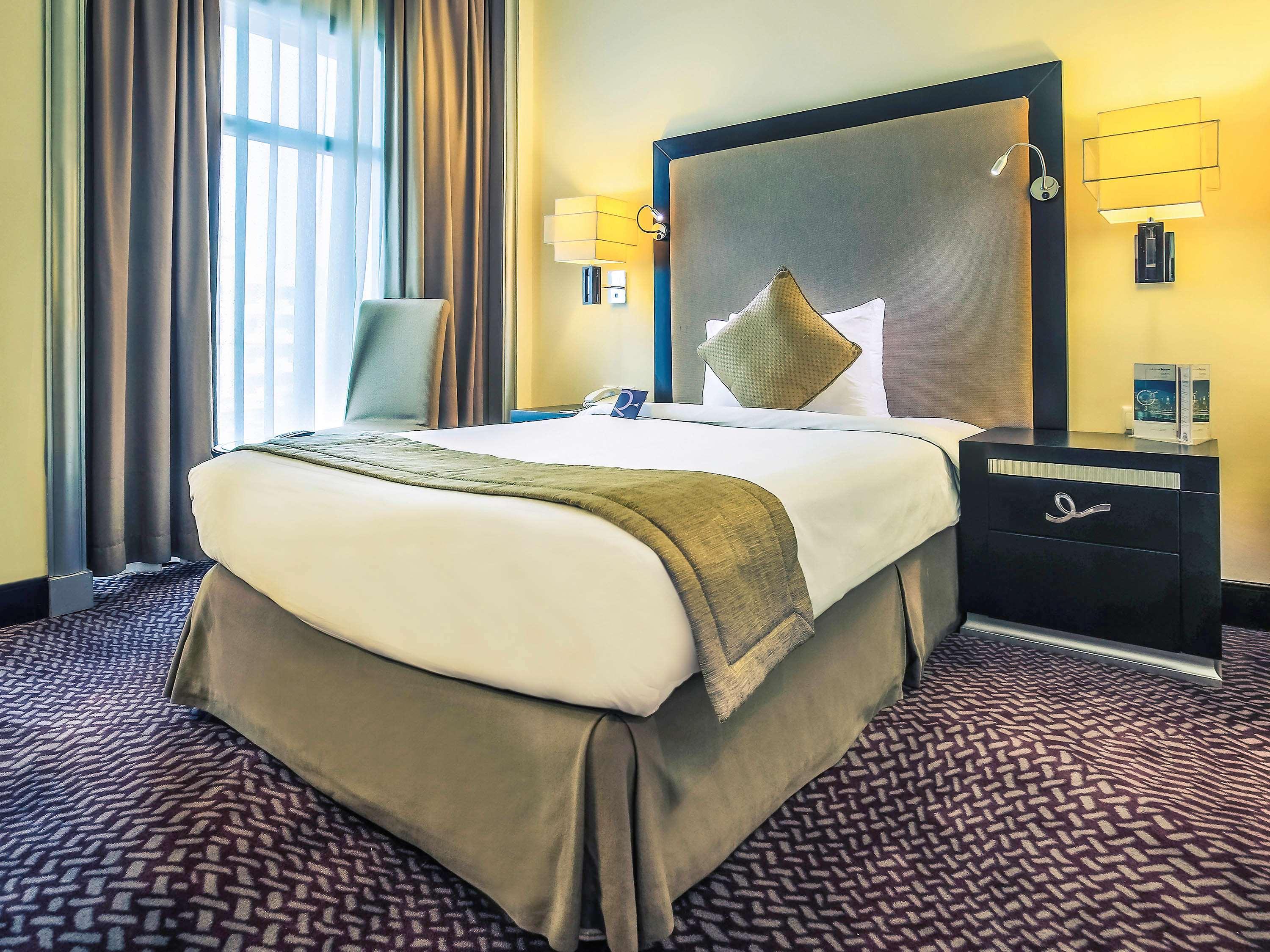 STANDARD, QUEEN BED