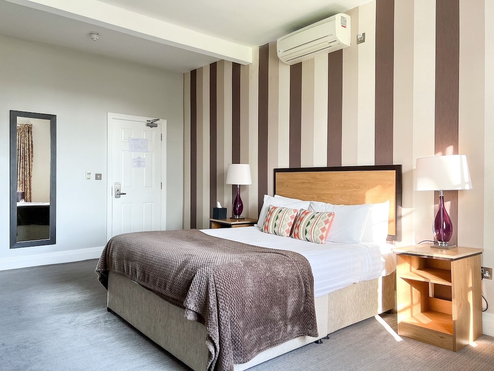 Deluxe, Double Bed, Garden View