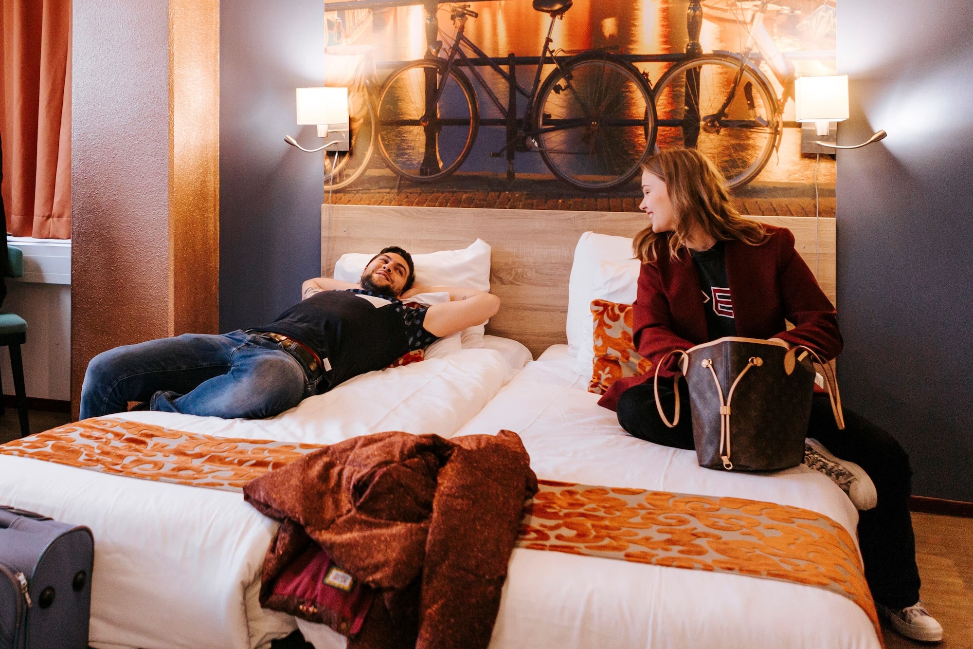 ROOM, TWIN BEDS