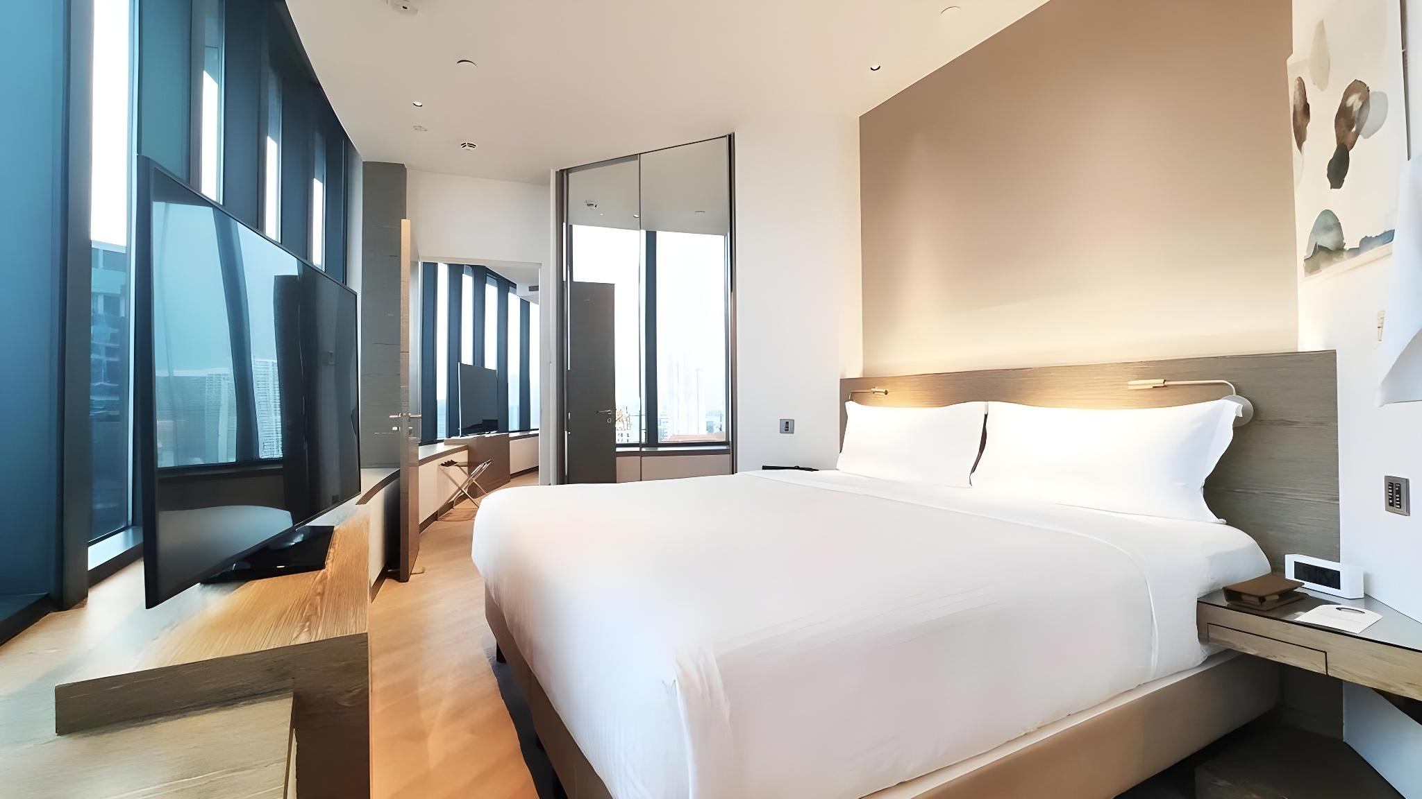 Mint, Premier, Suite, King Bed