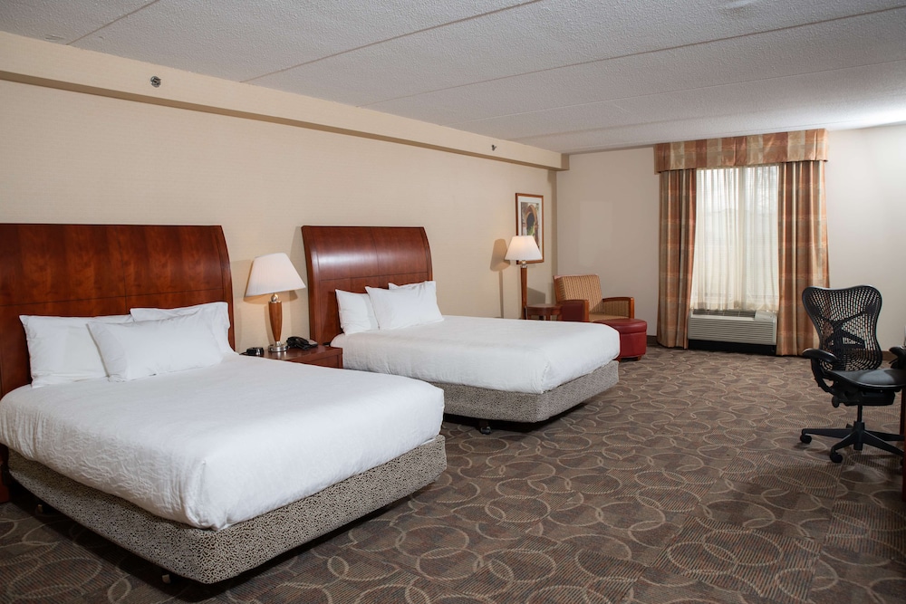 Evolution, 2 Queen Beds, Accessible