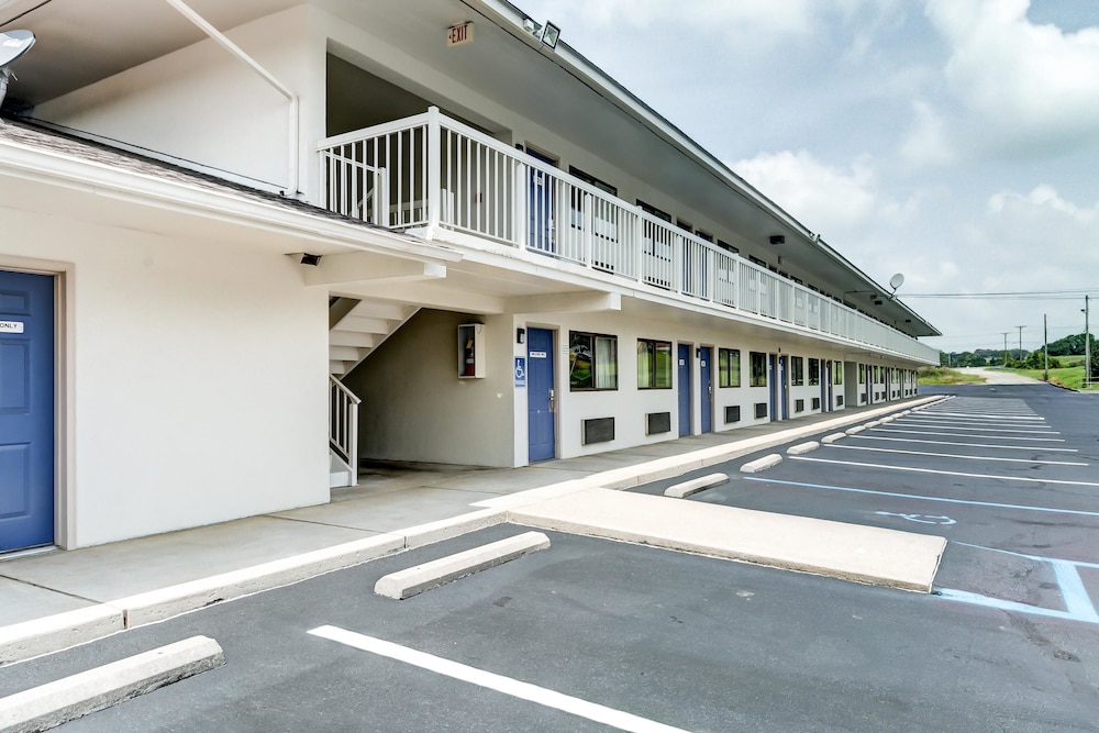 Motel6 Berea, KY 32/39