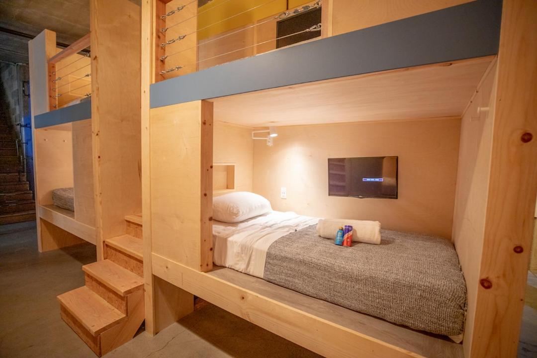 PodShare San Diego - Hostel 3/16