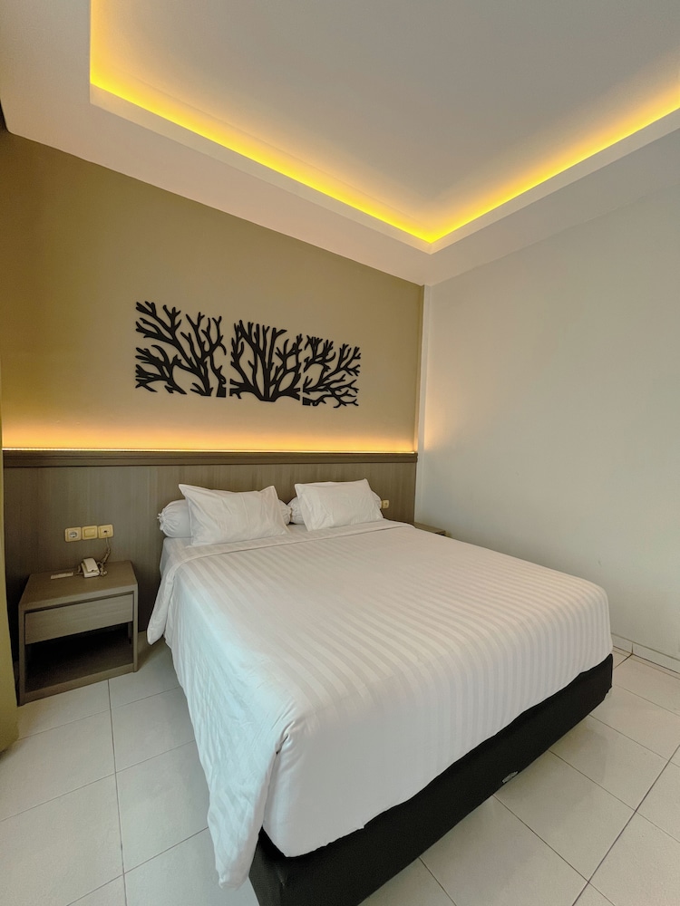 Front One Resort Indraloka 27/50
