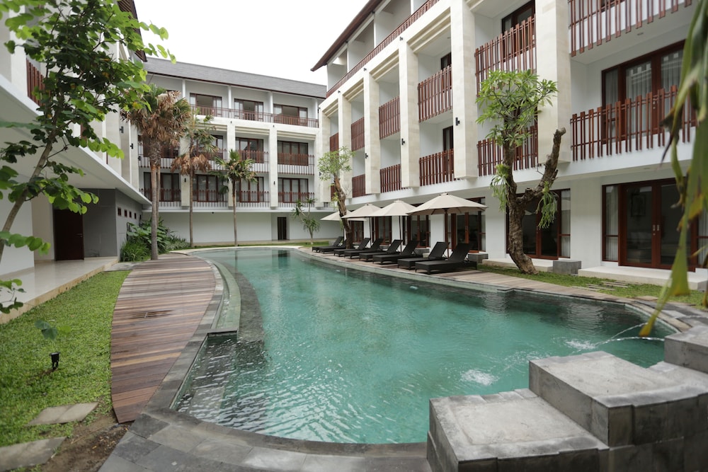 Grand La Walon Hotel 9/66