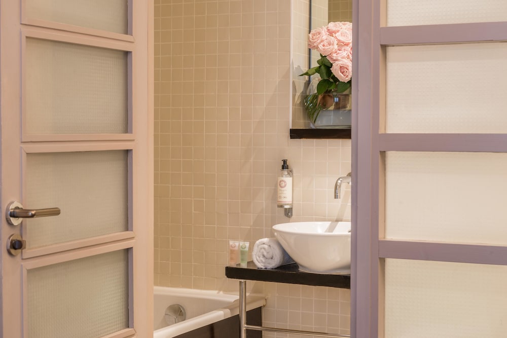 Best Western Premier The Blake Paris Gare Saint Lazare 13/44