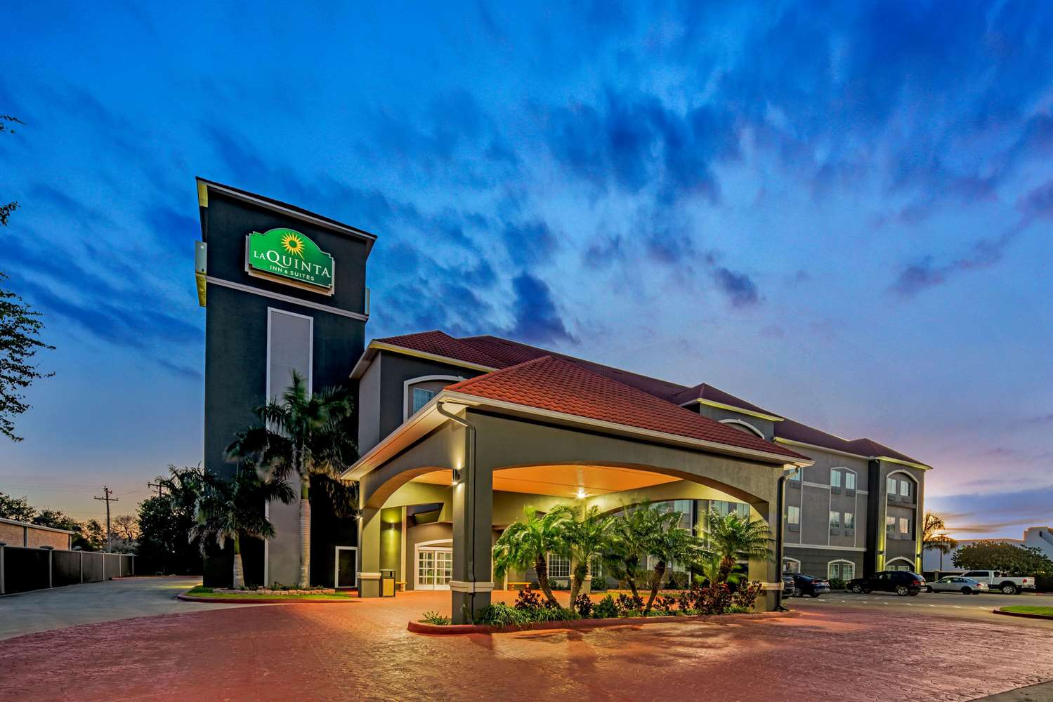 La Quinta Inn and Suites by Wyndham Alamo - McAllen East 8/45