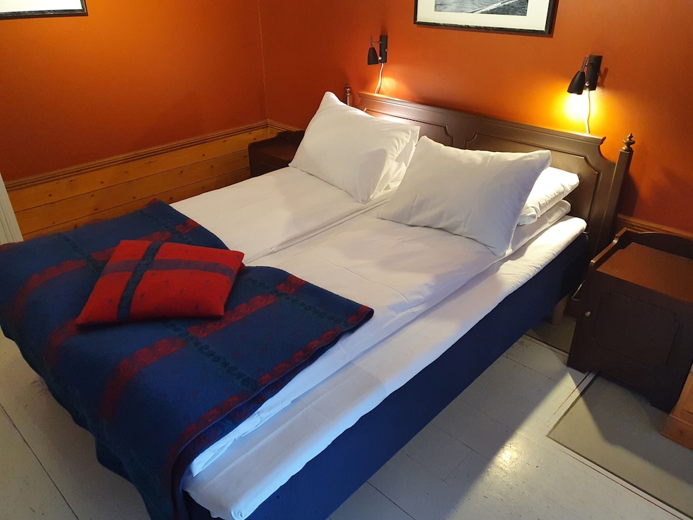 Standard, Queen Bed, Vertshuset Roros 3/5