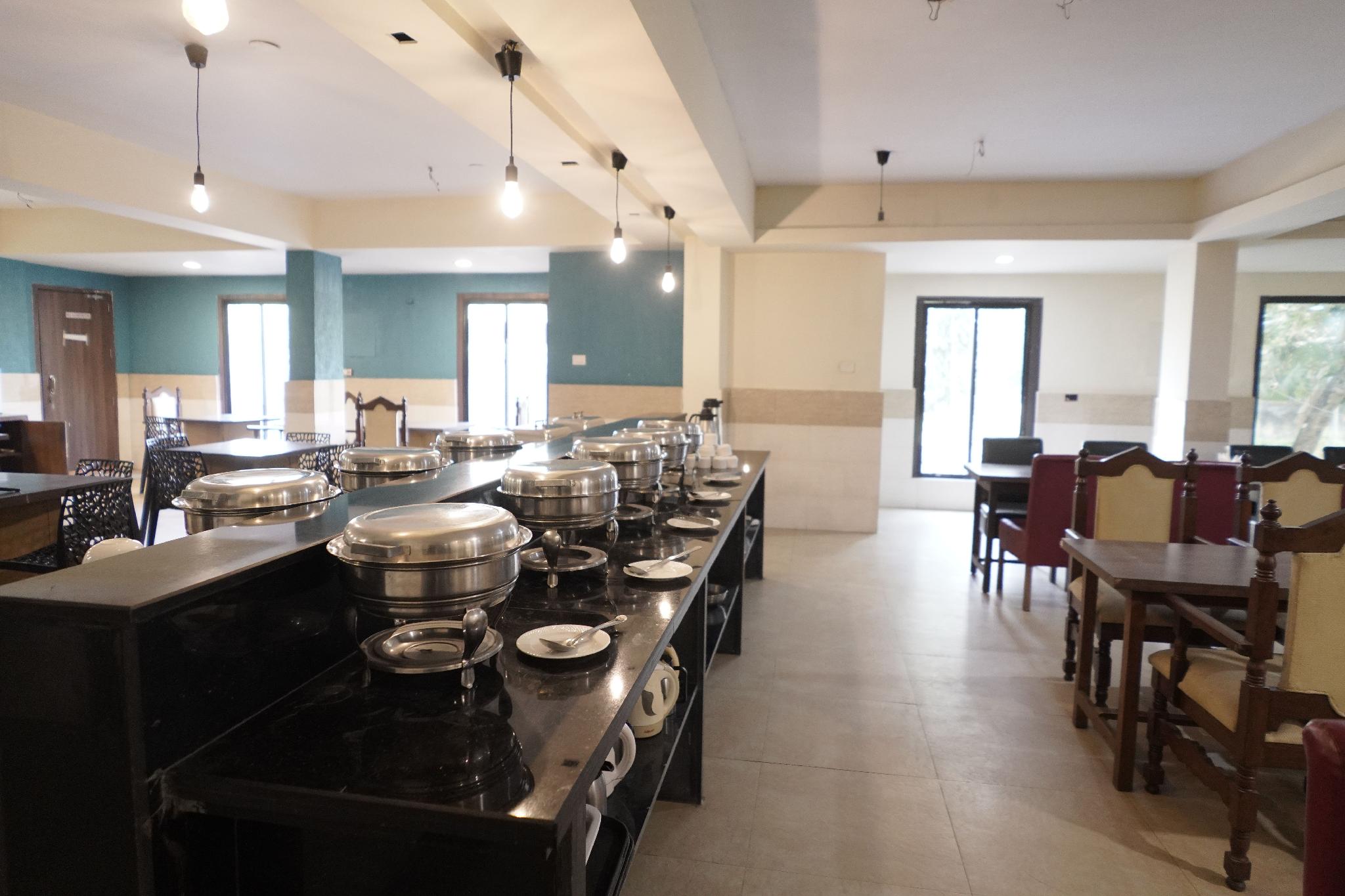 HOTEL KINGS CROWN MANDARMONI 32/37