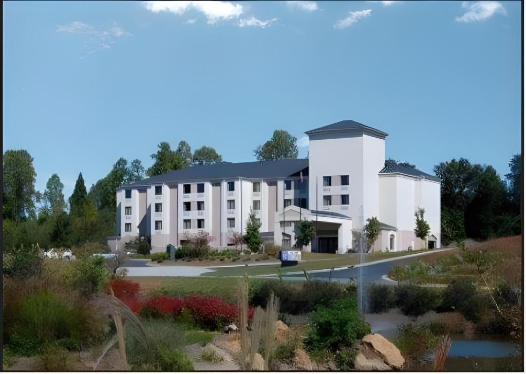 Baymont By Wyndham Mooresville 37/37