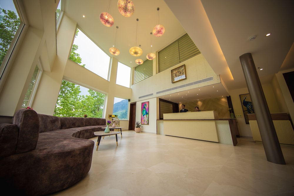 juSTa Grand View Resort & Spa Manali 18/73