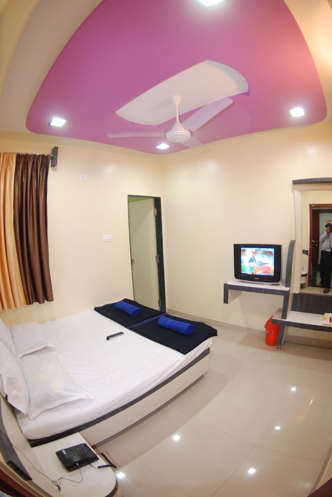 Hotel Disha Palace 9/69