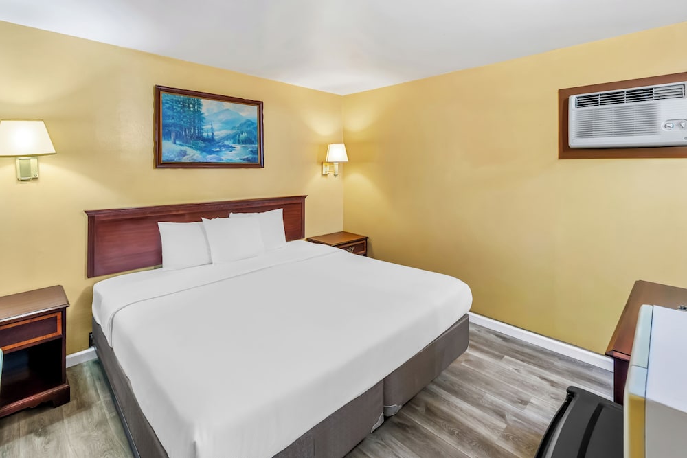 Rodeway Inn Post, TX 27/52