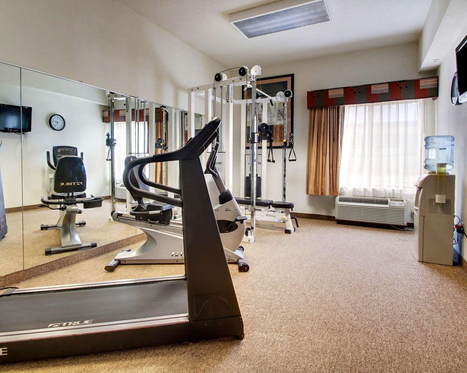 Quality Inn & Suites Hattiesburg North 19/27