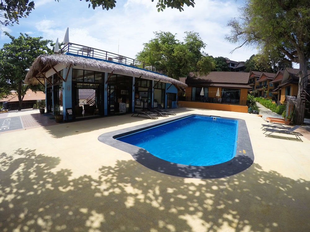 Phi Phi Long Beach Resort & Villa 43/50