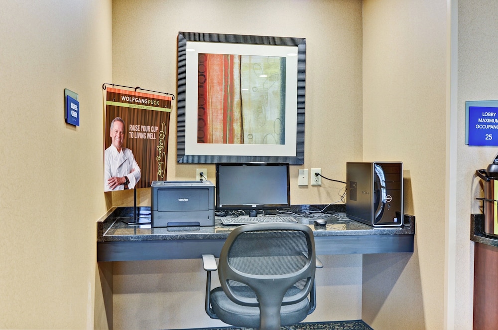 Cobblestone Inn & Suites - Ambridge 38/49