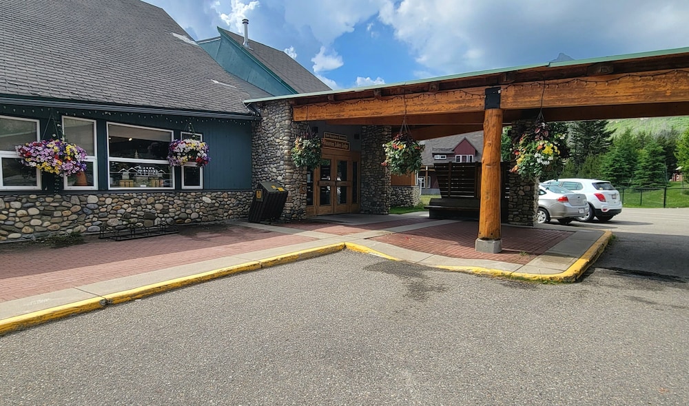 Waterton Lakes Lodge Resort 39/50