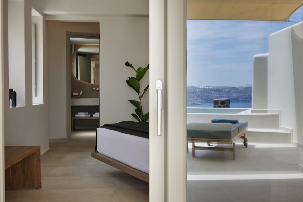 Apanemo Hotel and Suites 35/59