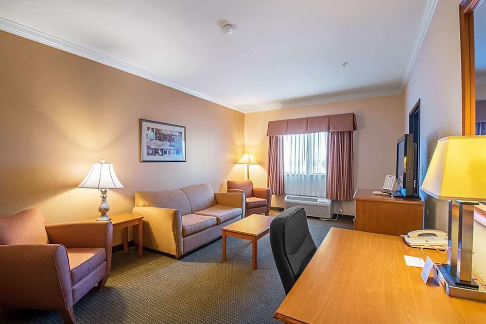 Days Inn by Wyndham Copperas Cove 33/53