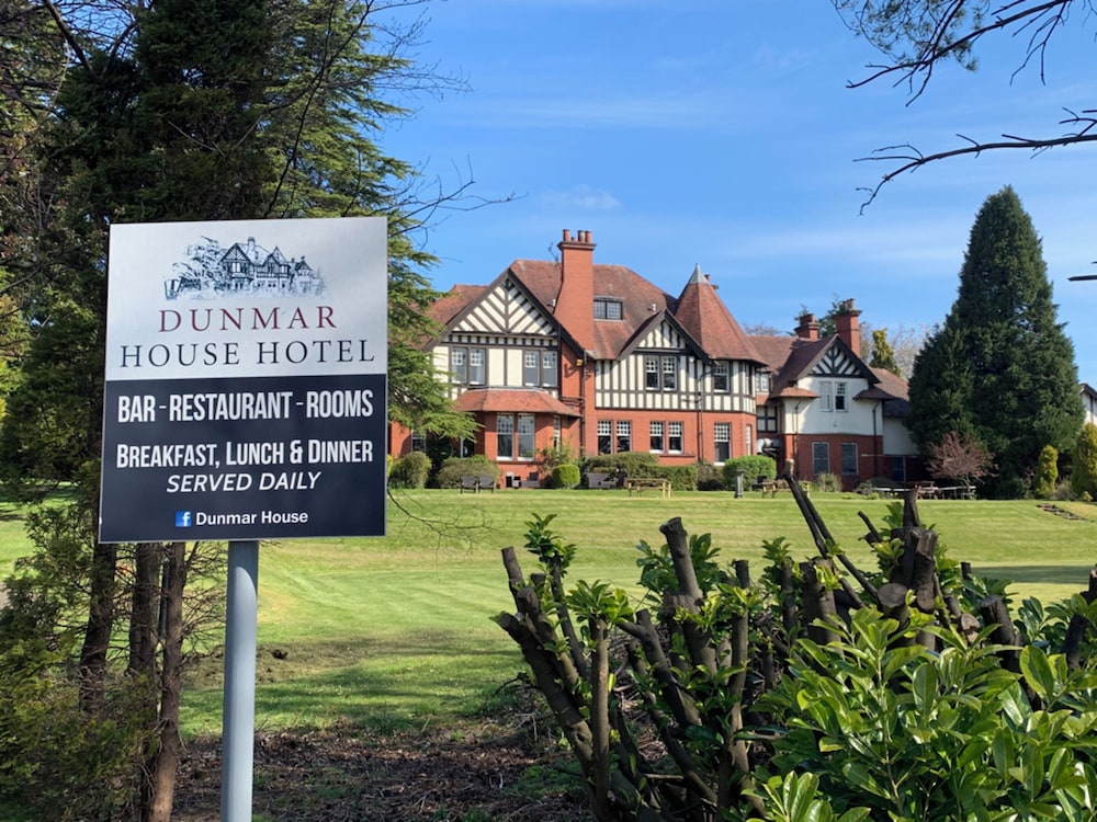 OYO Dunmar House Hotel in Alloa