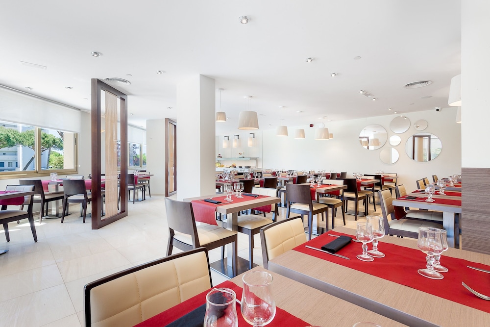 Beverly Park Hotel Spa 56/66