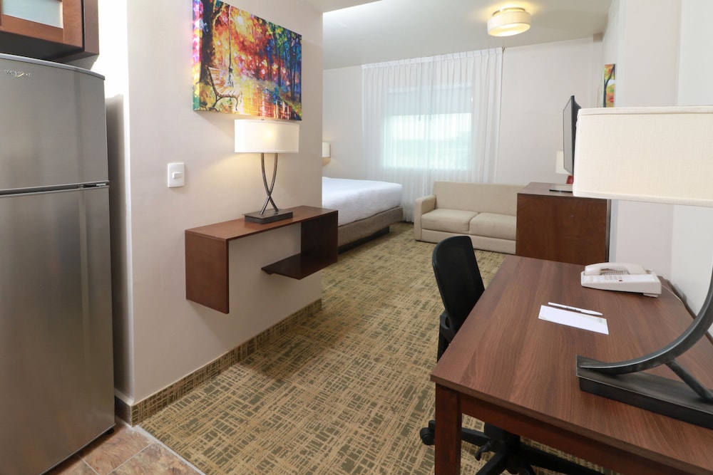 Staybridge Suites Queretaro 48/75