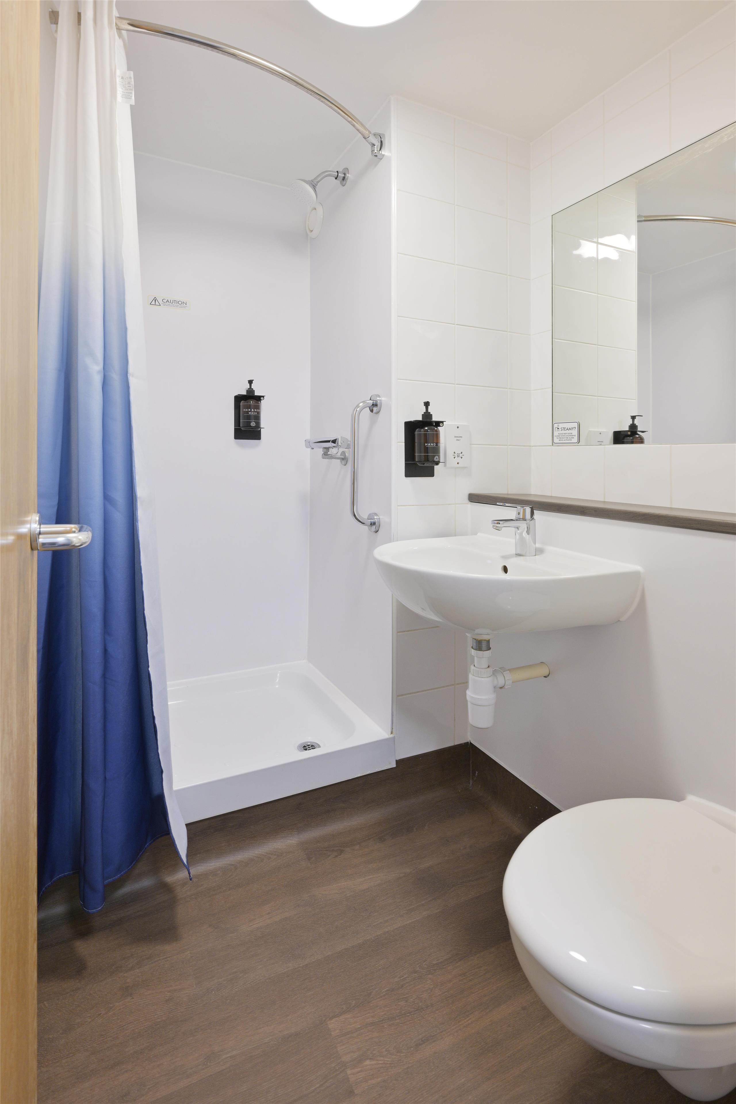 Travelodge Swindon Central 41/42