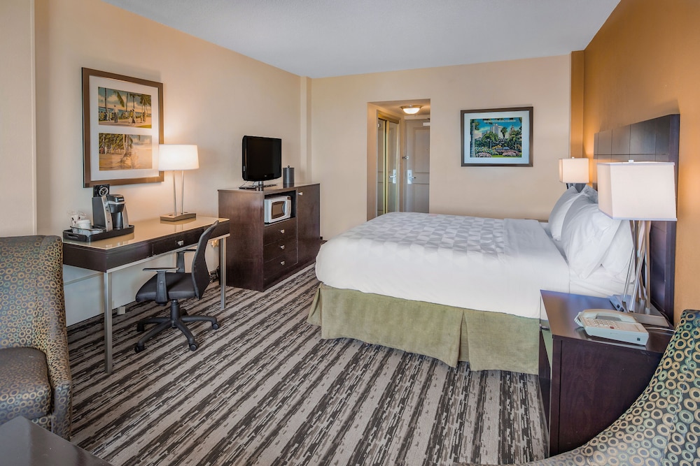 Holiday Inn Port of Miami Downtown Hotel 26/73