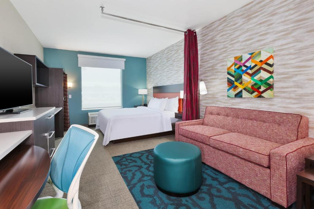 STUDIO, 2 QUEEN BEDS