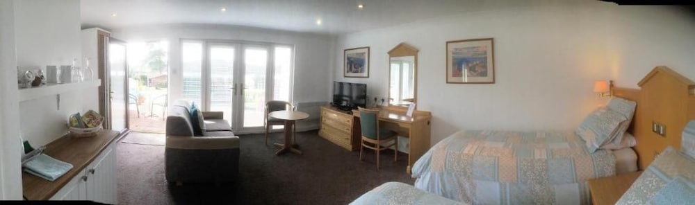 Gosfield Lake Resort 26/50