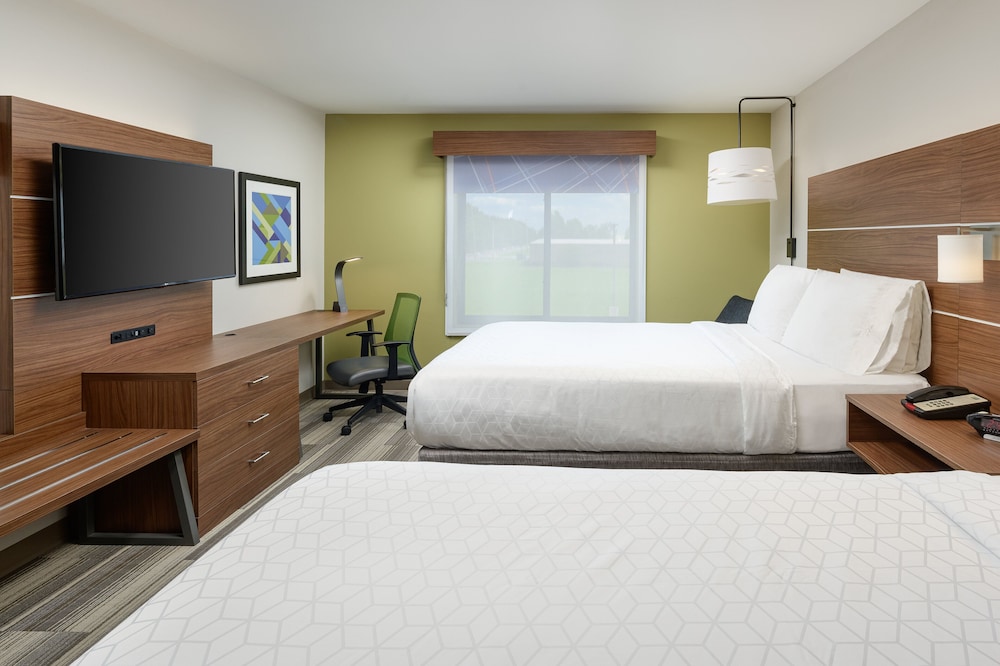 Holiday Inn Express Hotel & Suites Tullahoma 10/47