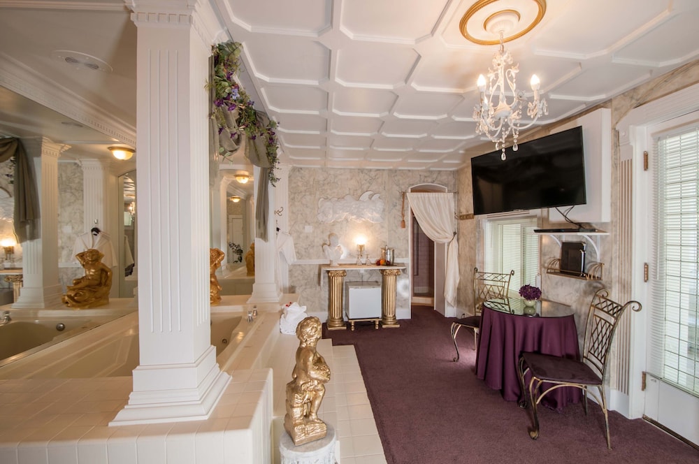 The Anniversary Inn Logan 38/50