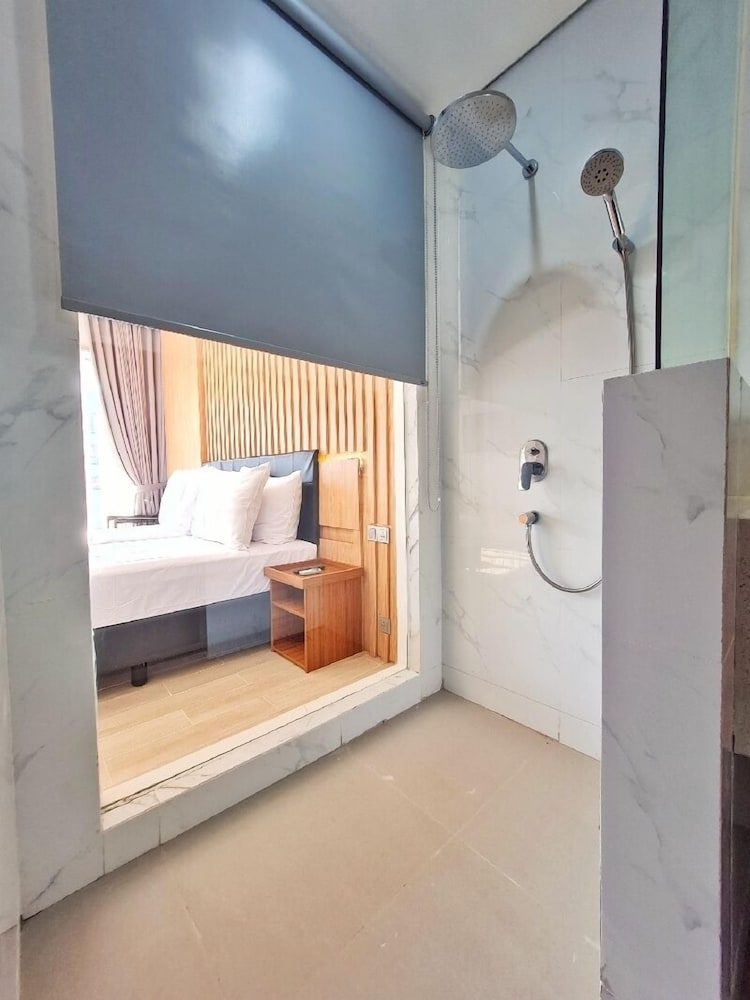 Raja Hotel Kuta Mandalika Resort & Convention 33/64