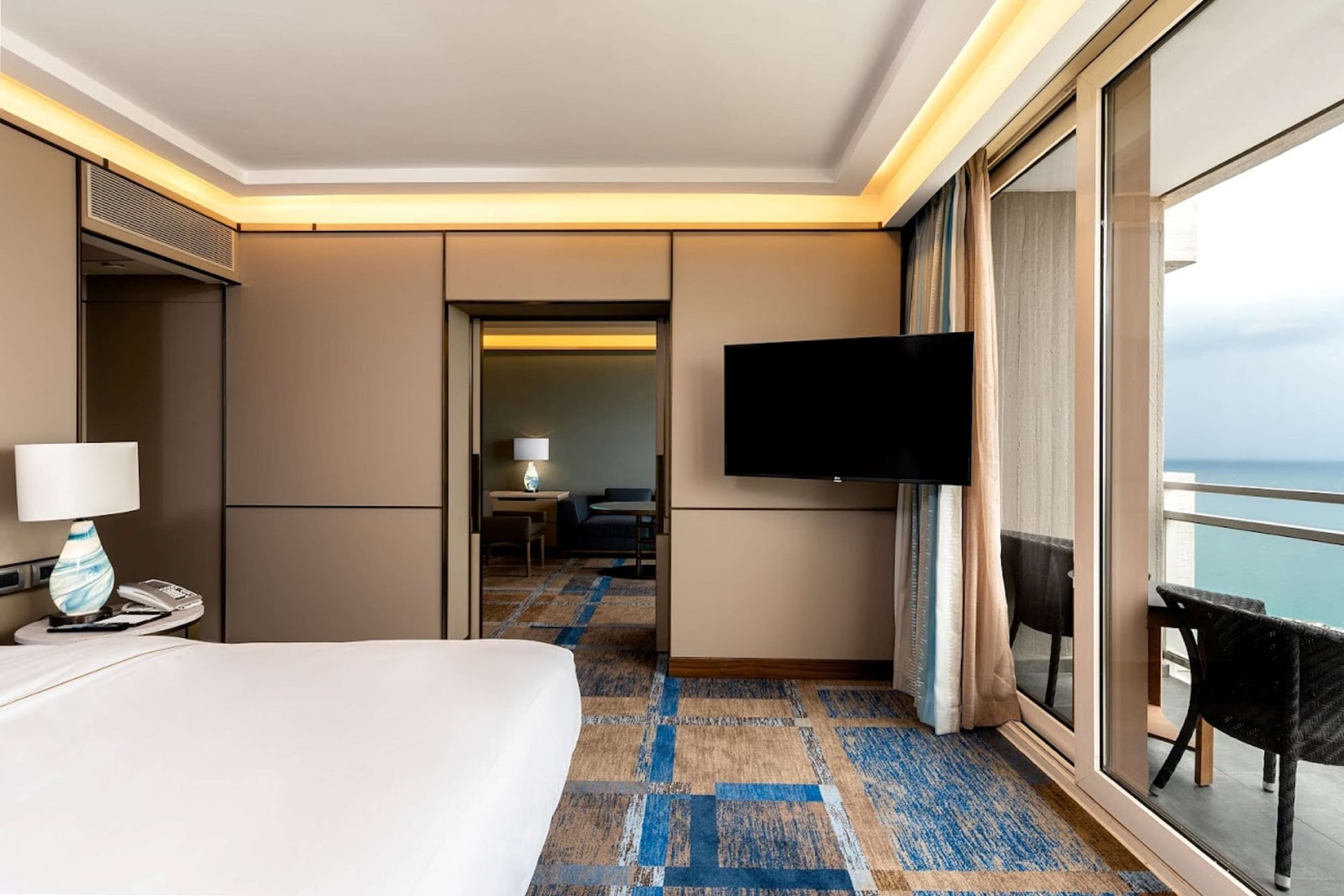 PLAZA, PREMIUM, SUITE, KING BED, SEA VIEW