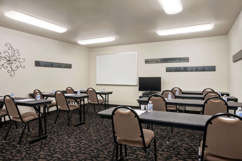 Travelodge By Wyndham Mcalester 23/31