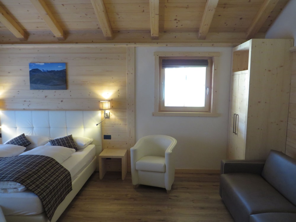 JUNIOR SUITE, BALCONY