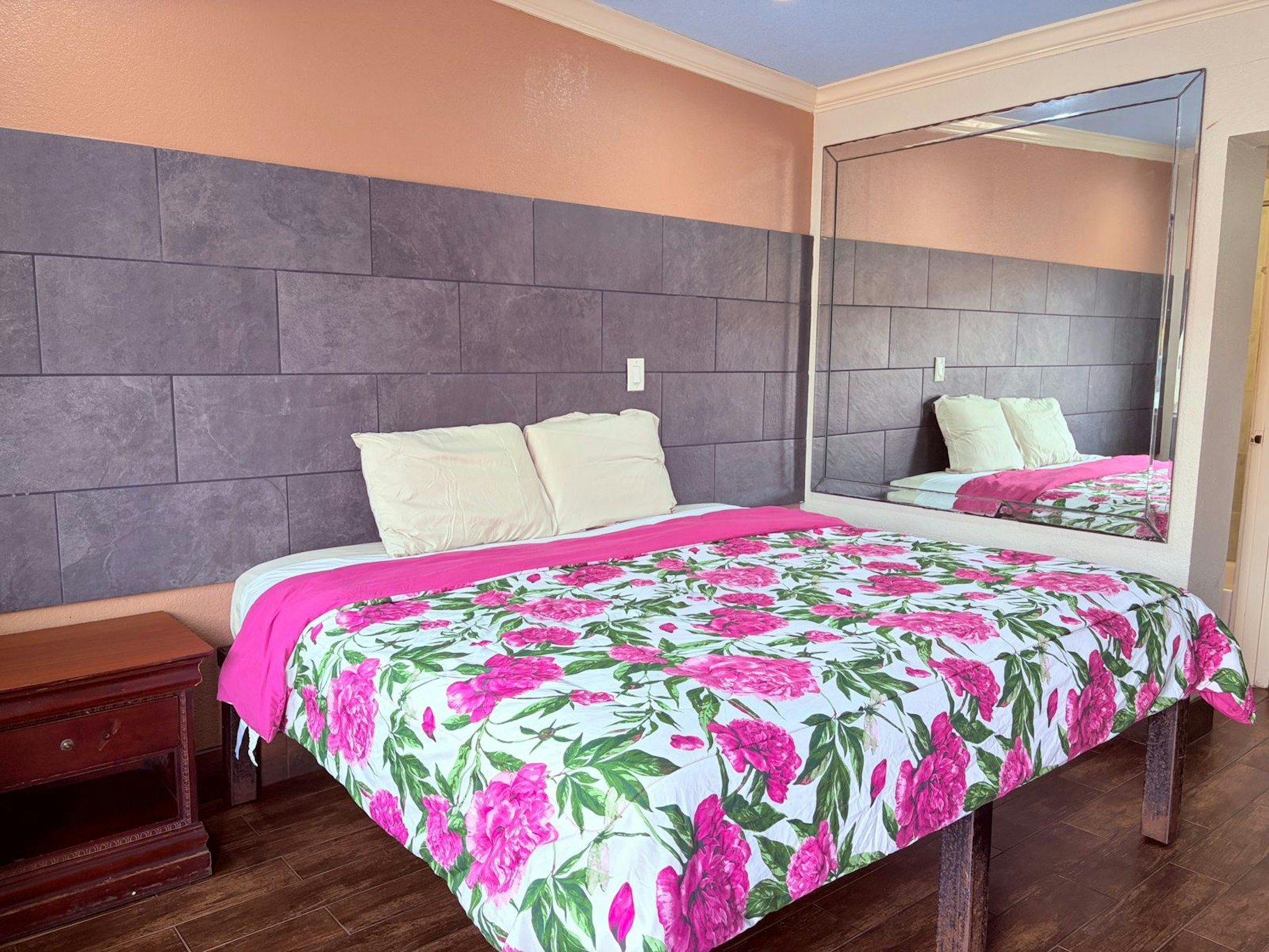 Regency Inn Houston near Hobby Airport 12/31