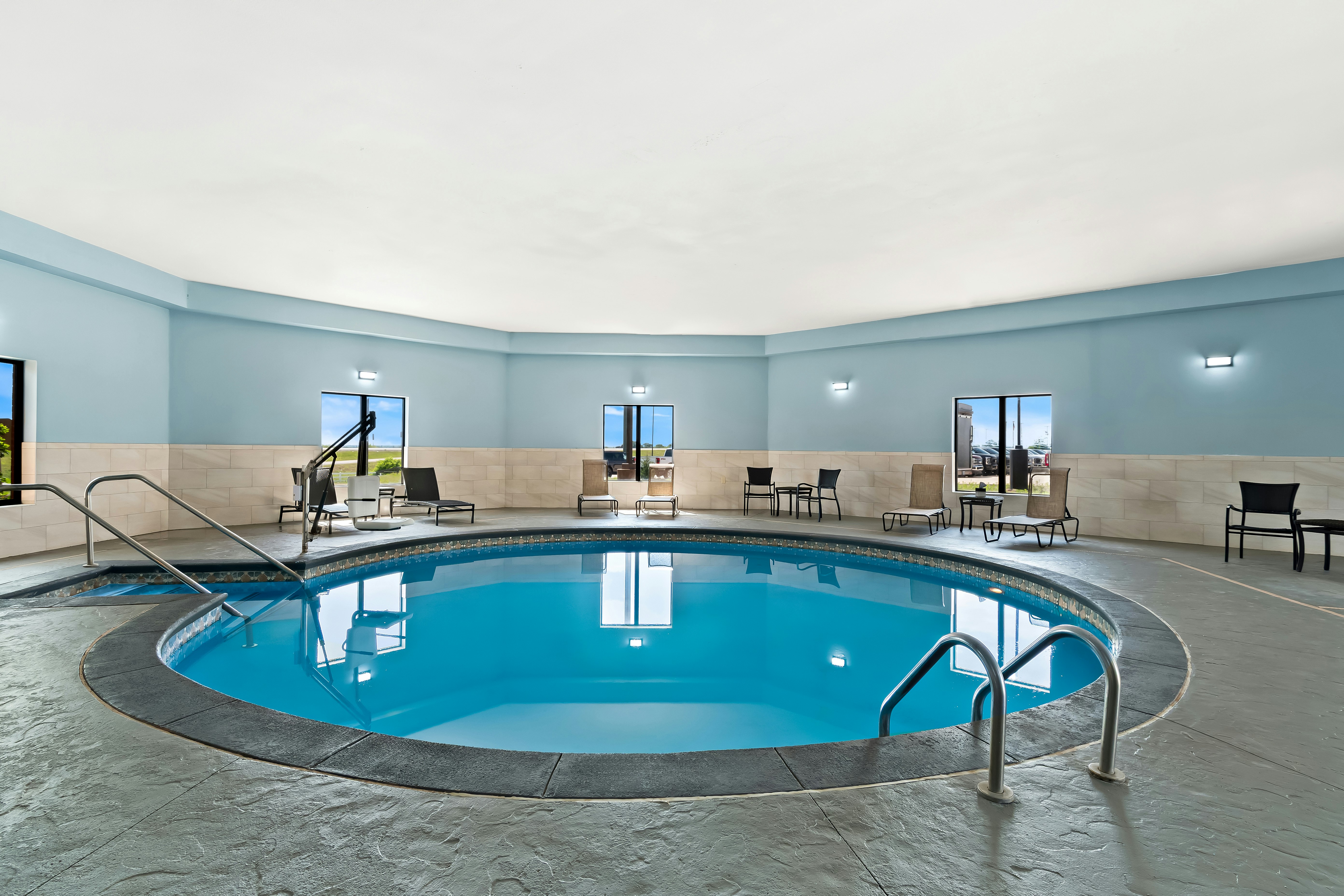 Holiday Inn Express Hotel Suites Perry 30/42