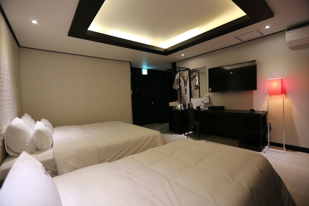 Busan Gupo Almond 13/58