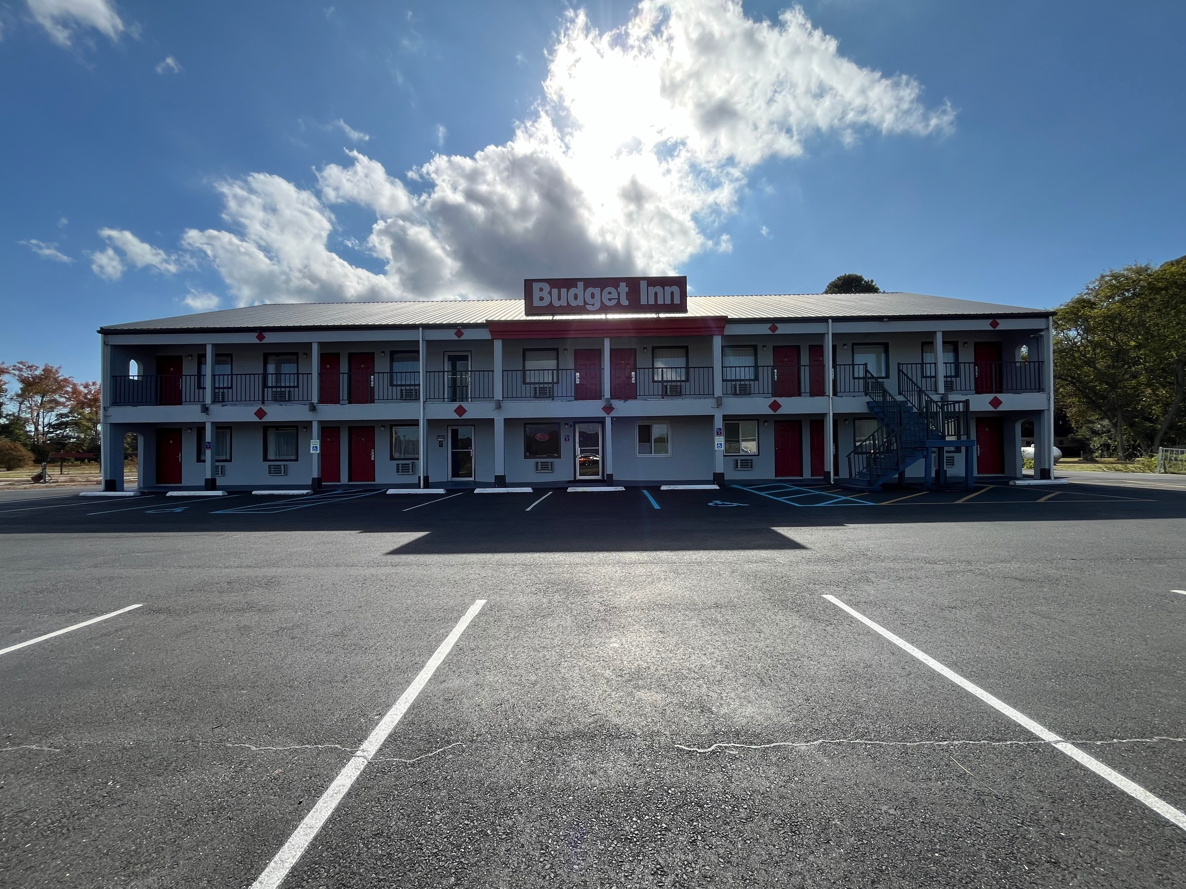 Budget Inn Nassawadox Hwy 13 6/8