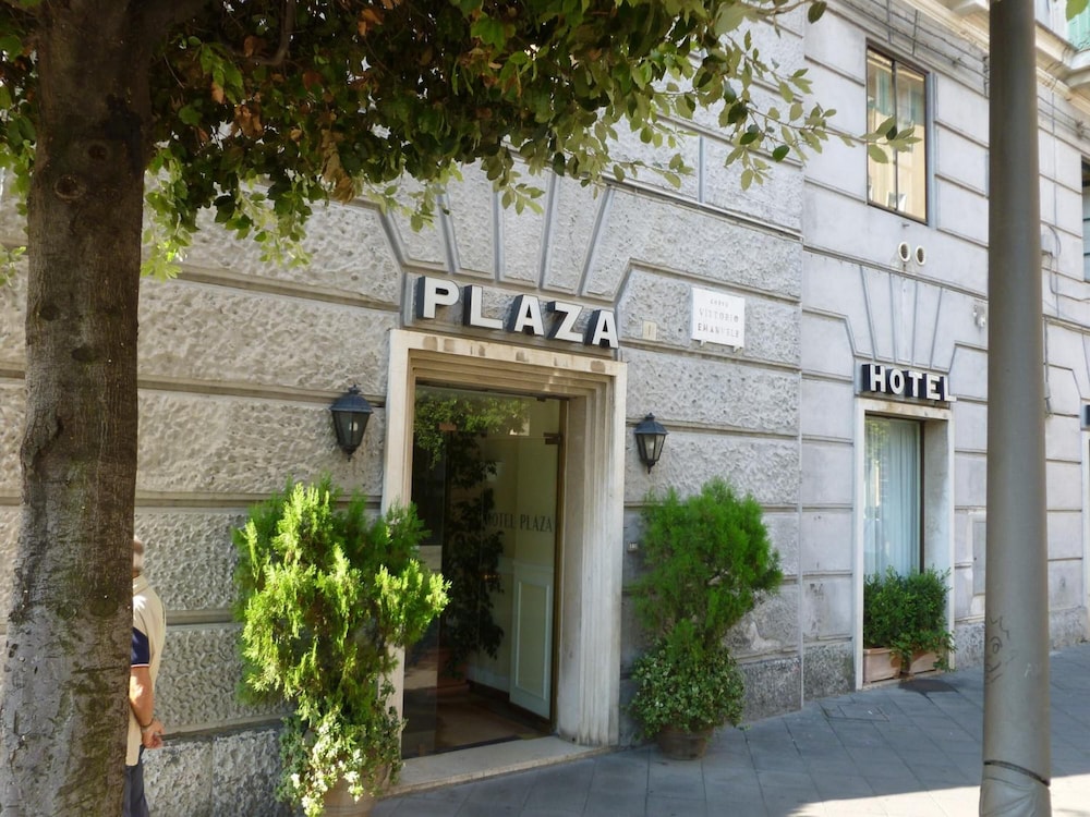 Plaza Hotel 4/55