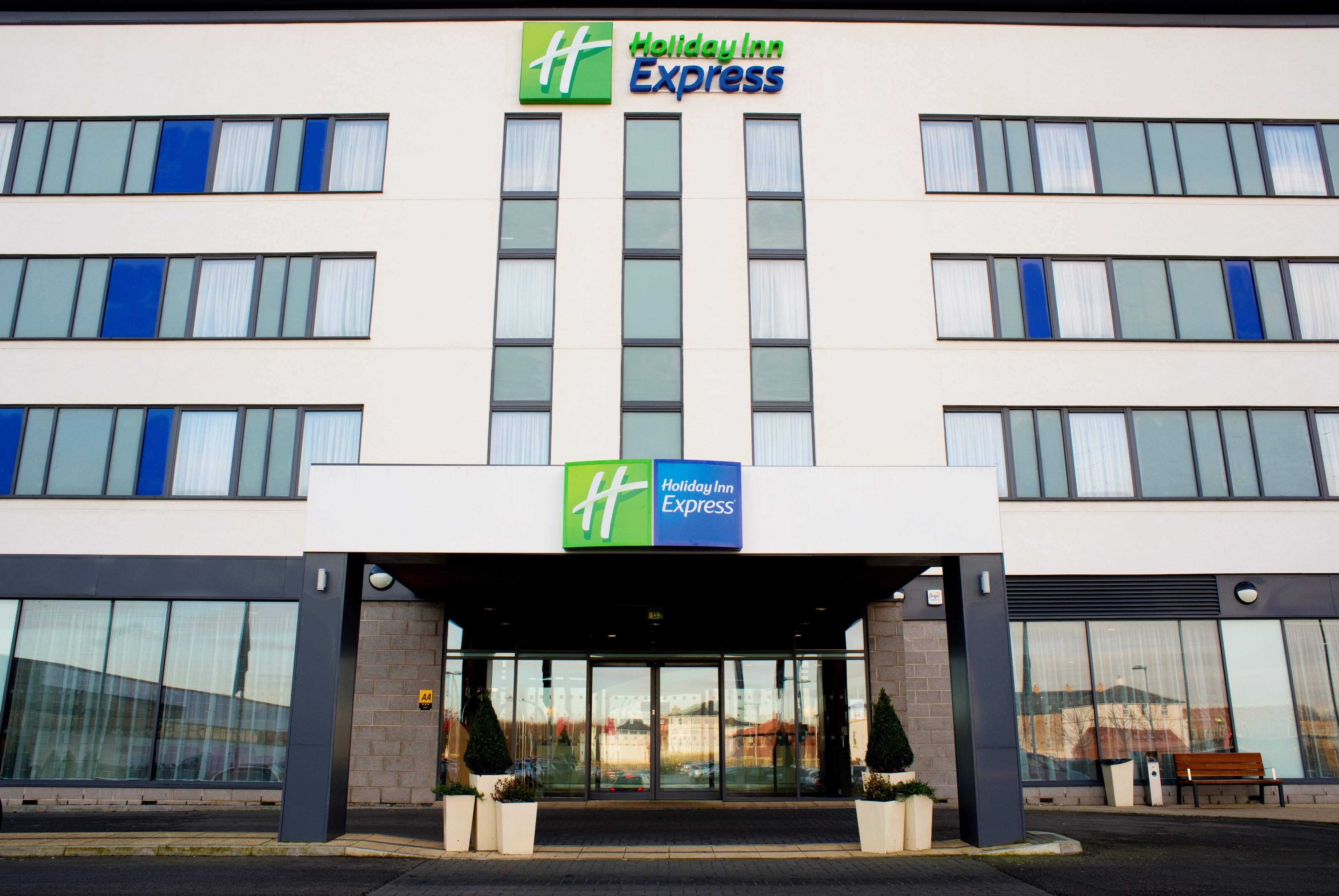 HOLIDAY INN EXPRESS ROTHERHAM - NORTH 1/18
