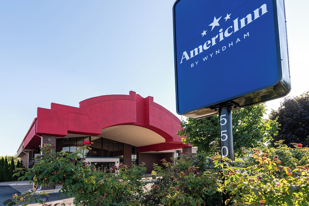 AmericInn by Wyndham Grand Rapids Airport North 3/62
