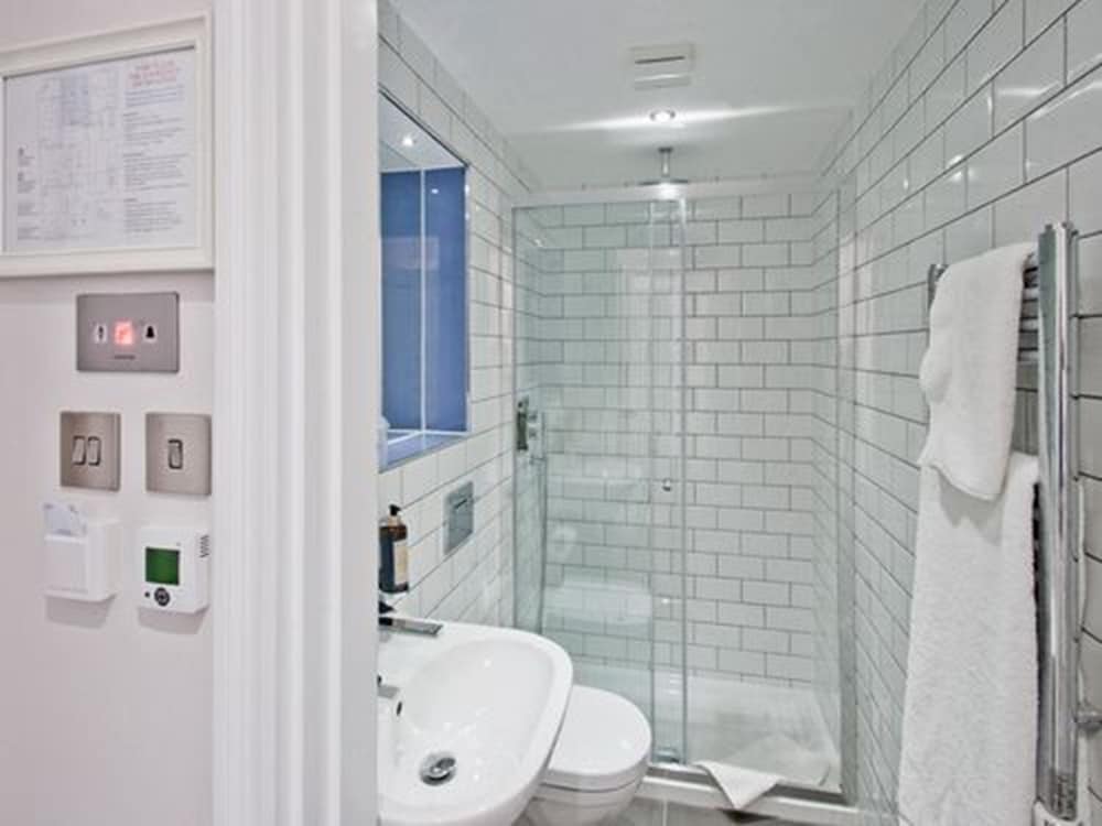 W12 ROOMS 55/58