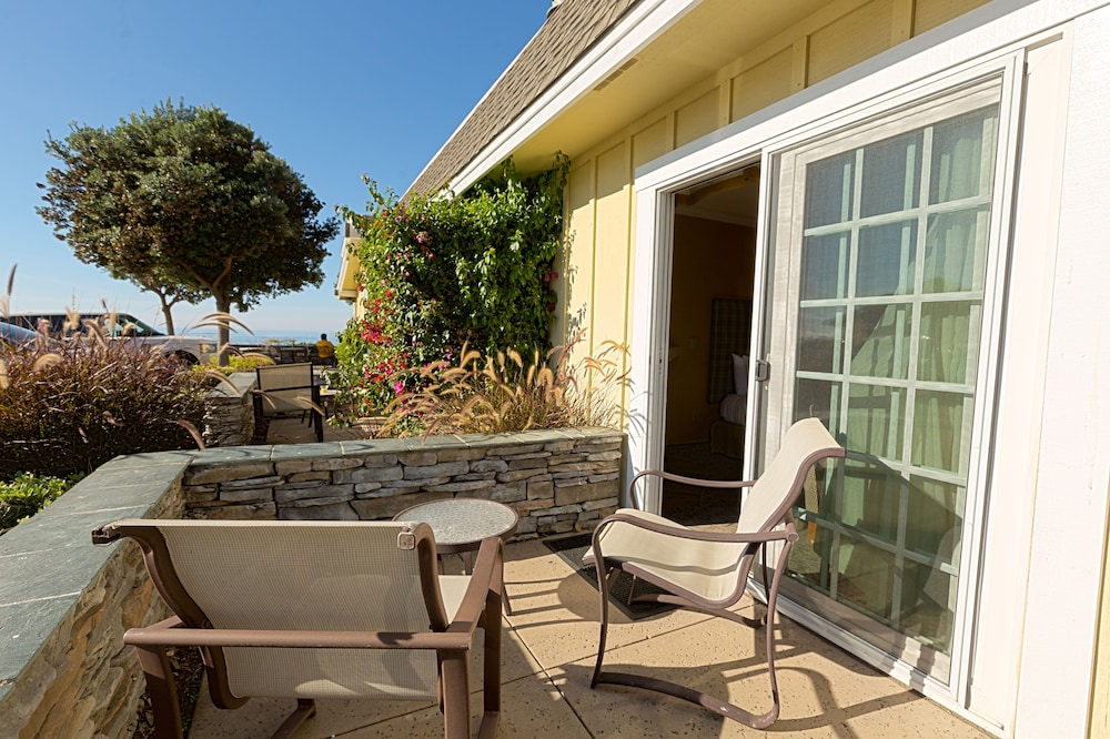 Fireside Inn On Moonstone Beach 7/39