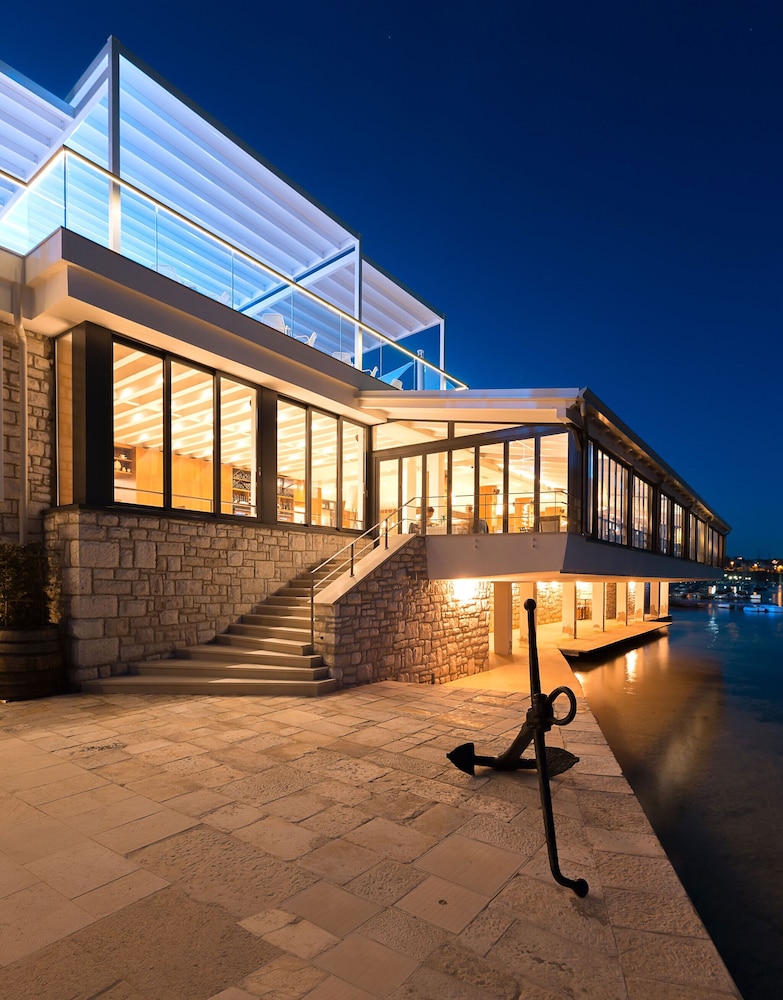 Ribarska Koliba Resort 33/75