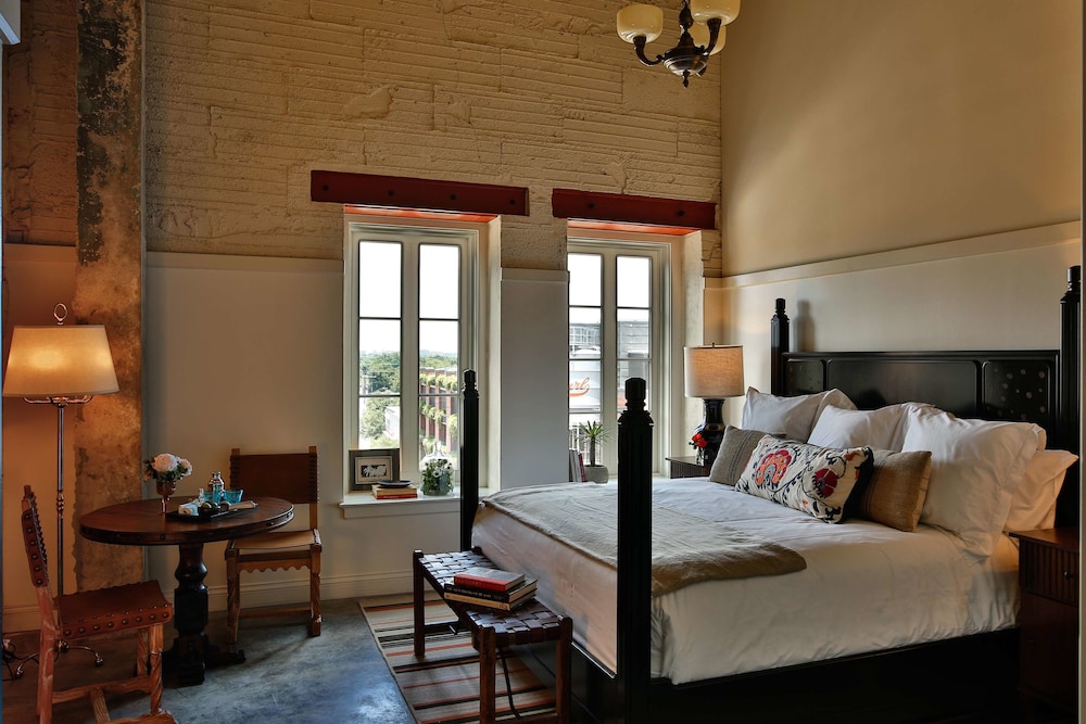 Hotel Emma 7/29