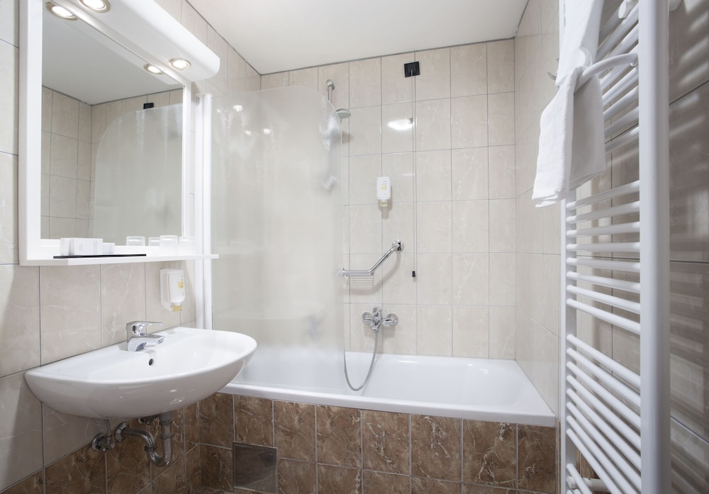 Hotel Kristal 18/60